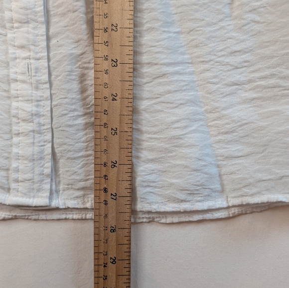 H&M White Sleeveless Button-Down Shirt‎ - Picture 4 of 4